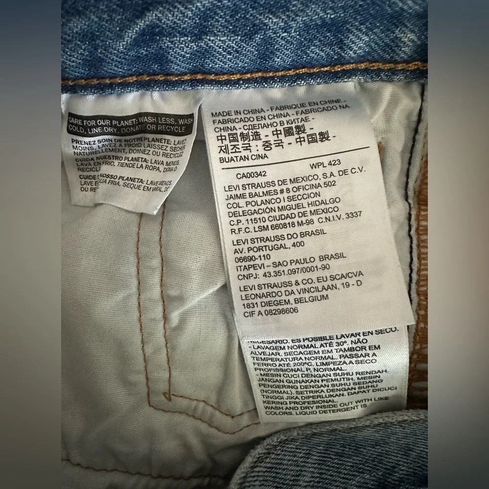 Levi’s 501 Skinny Jeans Women’s Size W24 L28 Light Blue Distressed Button Fly
